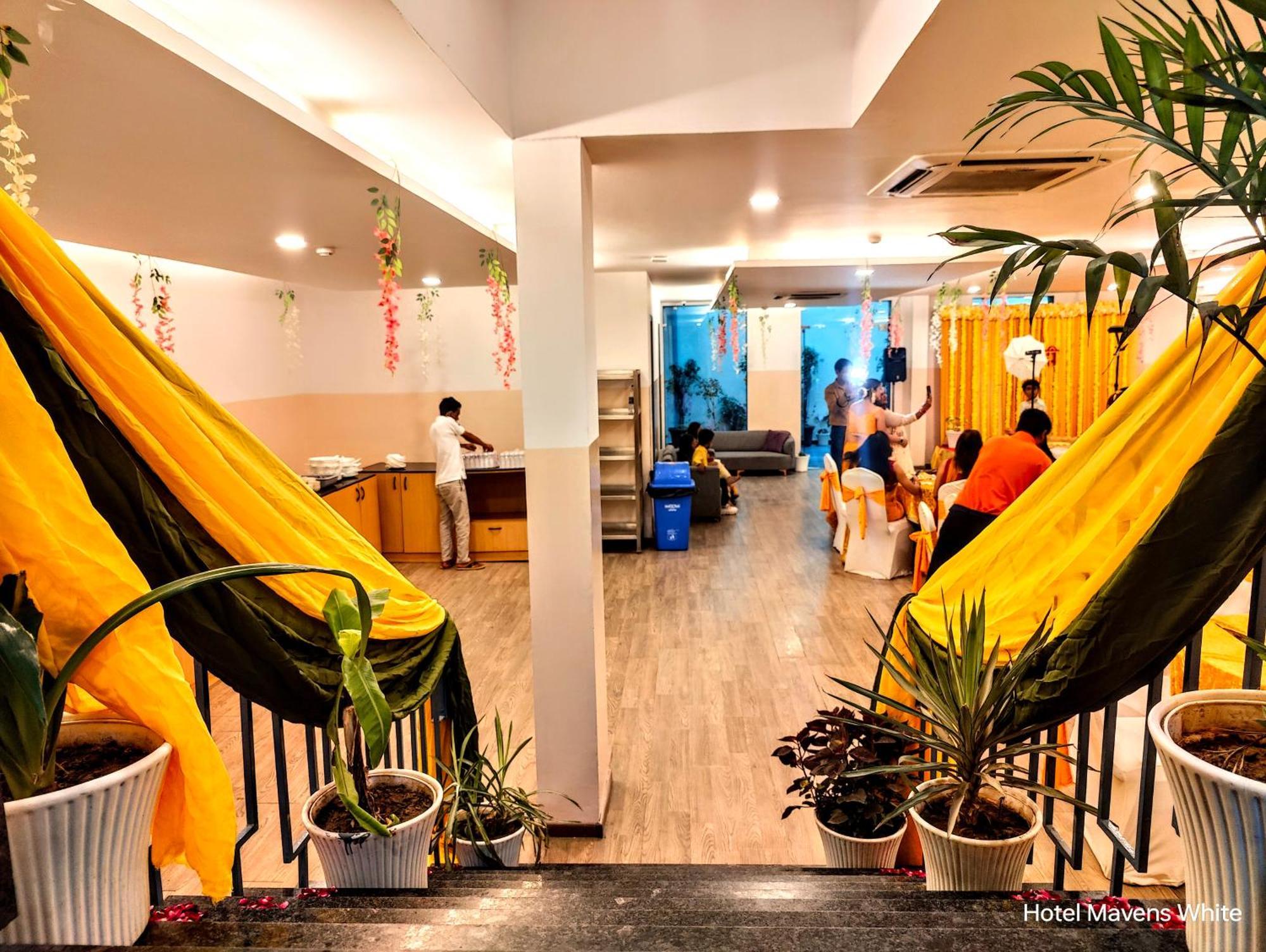 Hotel Mavens White Artemis Hospital Road Sector 52 Gurgaon Extérieur photo